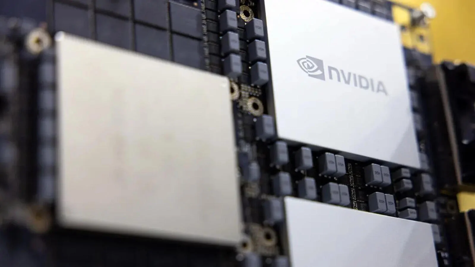 A ByteDance, az Alibaba és a Tencent 35 milliárd dollárnyi Nvidia-chipet rendelt