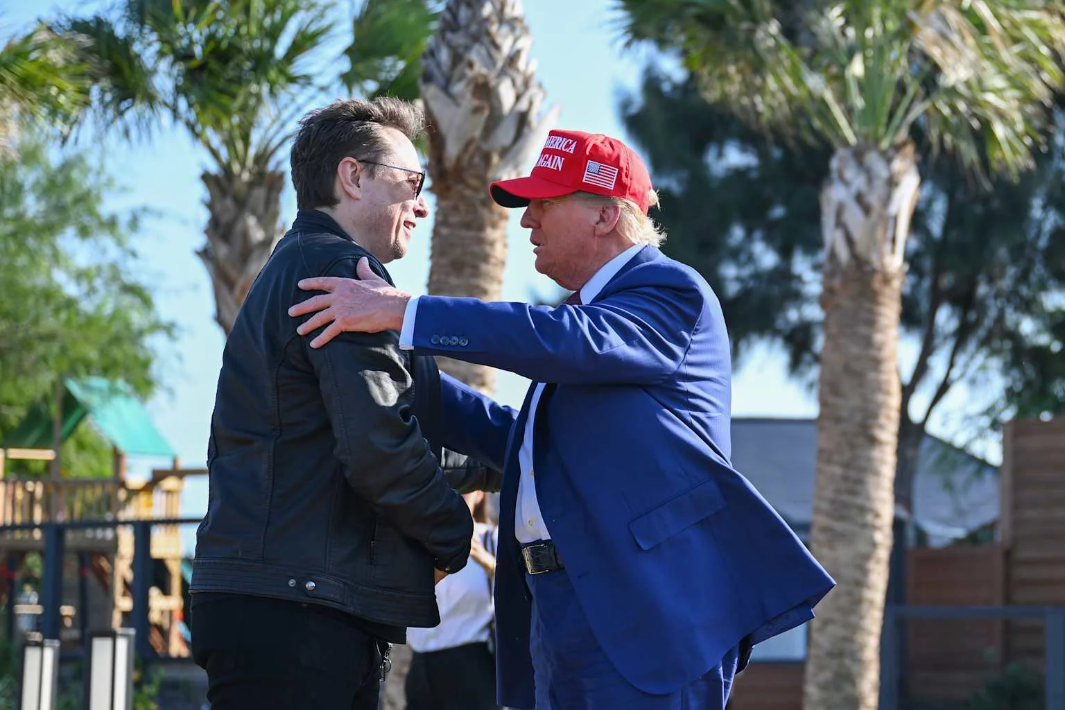 Trump a legrangosabb tudományos kitüntetéseket adja át Musknak és más techvezéreknek